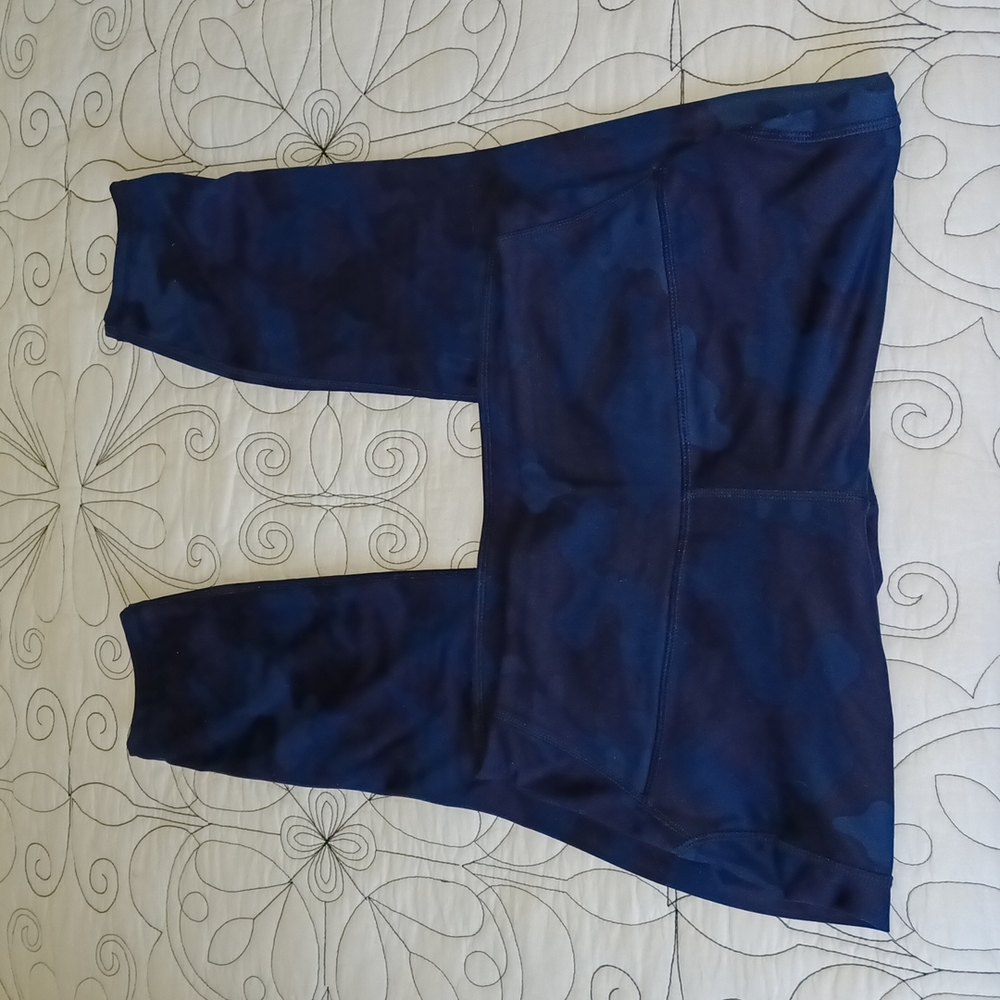Blue camouflage leggings